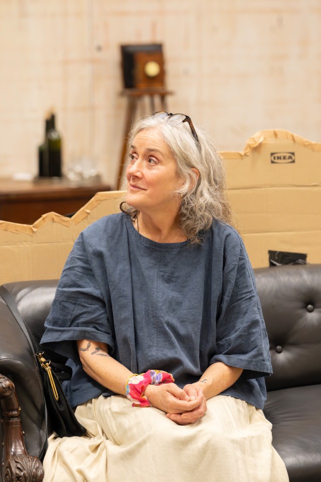Sophie Thompson in rehearsals for WHEN WE WERE MARRIED photo by Johan Persson