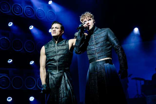Dean John Wilson (Macbeth) & Elliott Evans (Banquo) Credit Danny Kaanjpg Dean John Wilson (Macbeth) & Elliott Evans (Banquo) Credit Danny Kaanjpg