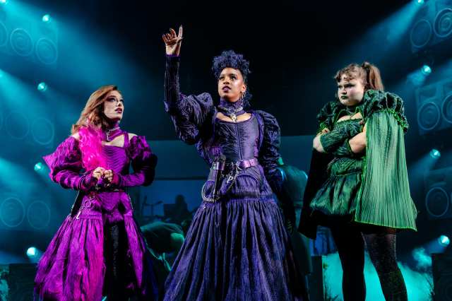 Hope Dawe (Luna), Gabriela Benedetti (Phoenix) & Kingsley Morton (Angelique) Credit Danny Kaan, Hope Dawe (Luna), Gabriela Benedetti (Phoenix) & Kingsley Morton (Angelique) Credit Danny Kaan,