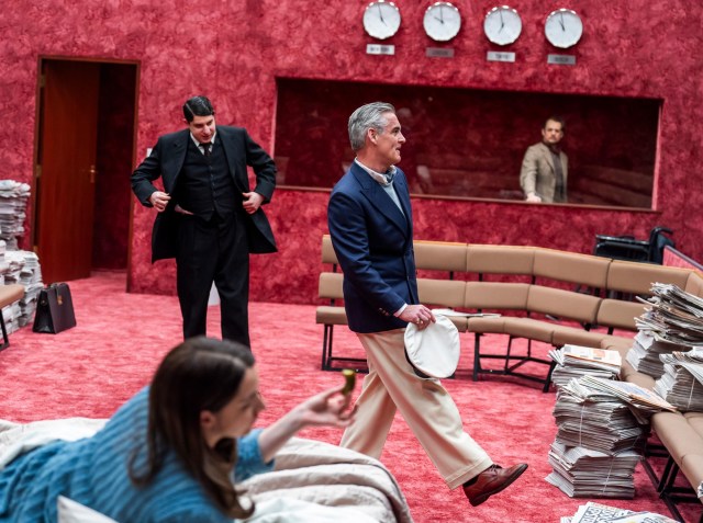 5. Pearl Chanda, Eli Gelb, Nigel Whitmey, Alex Waldmann in Broken Glass at the Young Vic (c) Tristram Kenton 5. Pearl Chanda, Eli Gelb, Nigel Whitmey, Alex Waldmann in Broken Glass at the Young Vic (c) Tristram Kenton