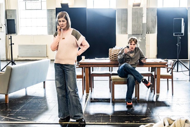 Rosamund Pike & Cormac McAlinden in Inter Alia Rehearsal Room Photos (Credit Justine Matthew) 04551 Rosamund Pike and Cormac McAlinden
