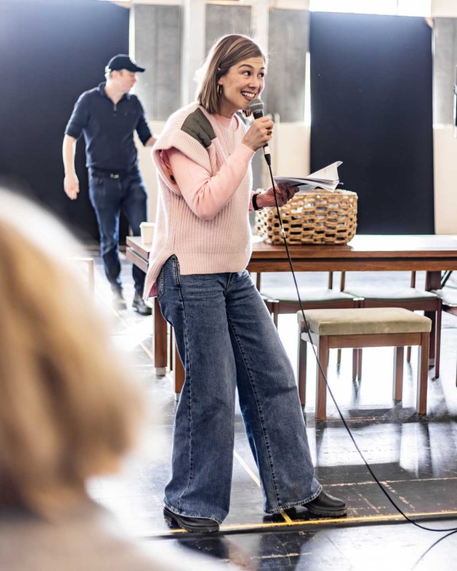 Rosamund Pike in Inter Alia Rehearsal Room Photos (Credit Justine Matthew) 04279 Rosamund Pike