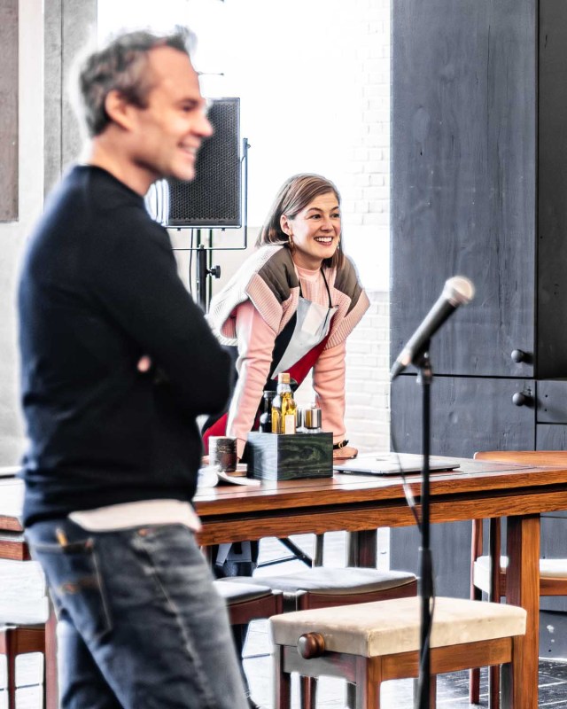 Rosamund Pike in Inter Alia Rehearsal Room Photos (Credit Justine Matthew) 05162 Rosamund Pike