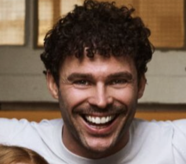 Supplied by the Hope Mill Theatre