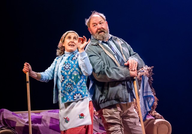 TUPOHF WESTEND Madeleine Worrall (Martina), Mark Addy (Harold Fry) TristramKenton13