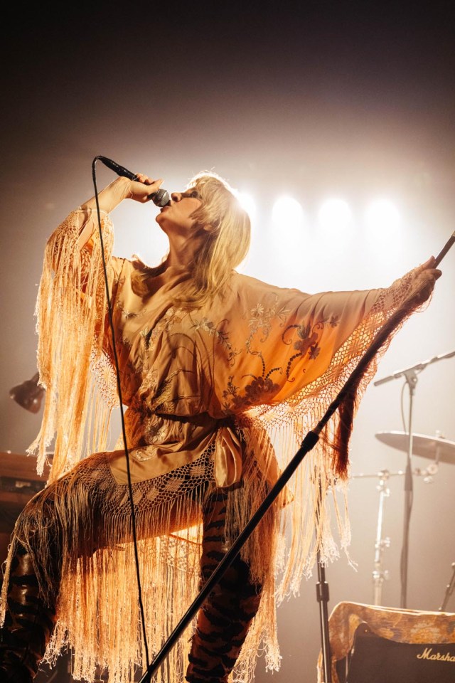 2. TEETH 'N' SMILES. Rebecca Lucy Taylor (Maggie). Photo by Helen Murray