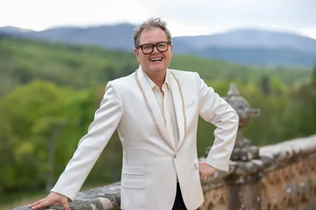 Claudia Winkleman and Alan Carr, © BBC (1)