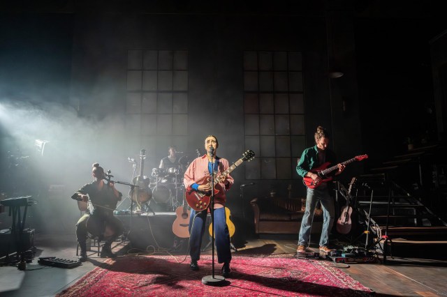 Maimuna Memon (Ria) and cast of Manic Street Creature. Credit Johan Persson. 01715