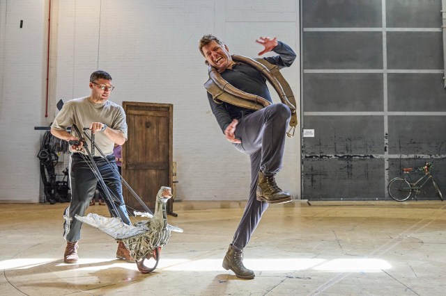 War Horse Rehearsals 2026 at the National Theatre L R Sam Goodchild, 'Goose', Stephen Beckett 0501.P c Brinkhoff Moegenburg