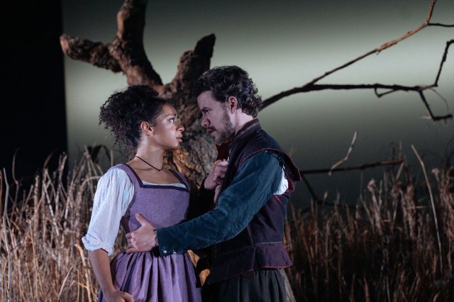 1536 2 Siena Kelly and Oliver Johnstone in 1536