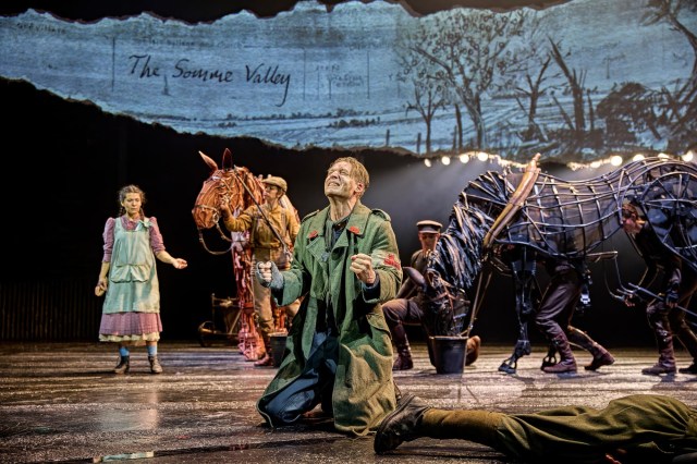 Anita Adam Gabay, Joey (Alexandra Donnachie), Manuel Klein and Topthorn (Matthew Lawrence, Lewis McBean, Felicity Donnelly)War Horse 2026 at the National Theatre (c) Brinkhoff Moegenburg 1136 1245