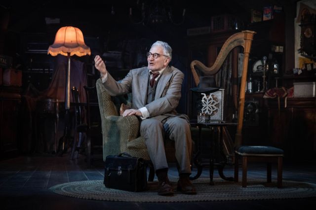Henry Goodman in The Price