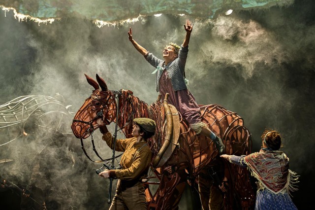 Joey (Alexandra Donnachie), Anita Adam Gabay in War Horse 2026 at the National Theatre (c) Brinkhoff Moegenburg 1136 1274