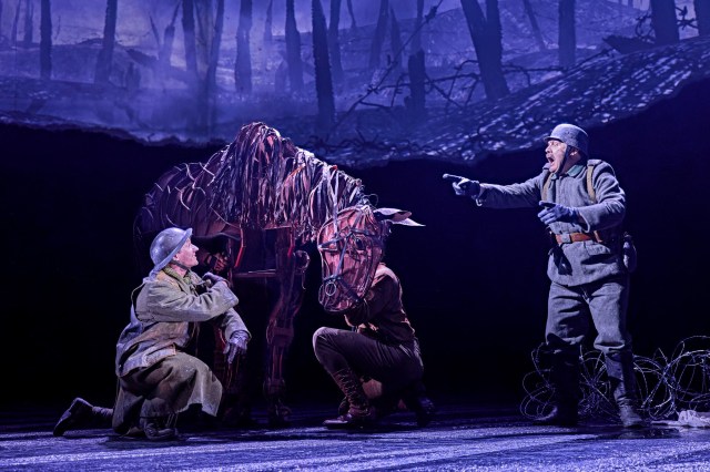 Owen Dagnall, Joey, and Simon Stanhope in War Horse 2026 at the National Theatre (c) Brinkhoff Moegenburg 1136 0801