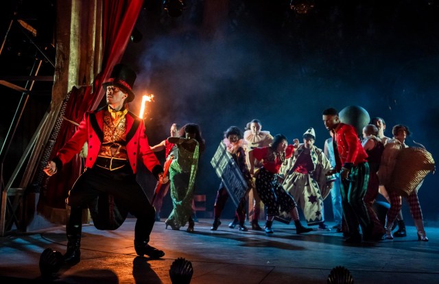 Sherlock Holmes. Andre Antonio (Pockets, Referee) and cast. Credit Tristram Kenton.