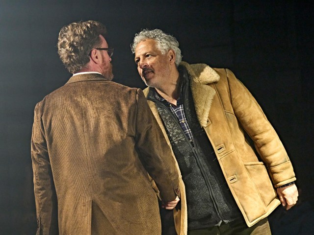 Toby Stephens (Dr. Martin Dysart), David Rubin (Dalton) – photo by Manuel Harlan
