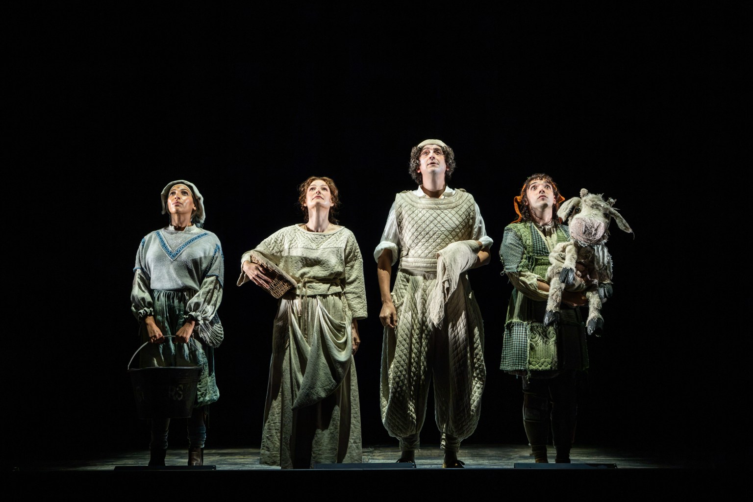 Simbi Akande, Laura Pitt Pulford, John Dagleish and Keith Ramsay, Into The Woods, photograhy by Johan Persson