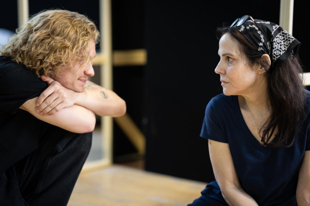 Tom Glynn Carney, Mary Louise Parker 137
