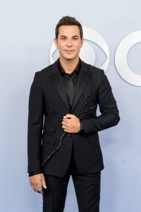Skylar Astin