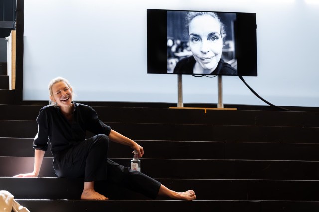 Cate Blanchett and Nina Hoss (both Electra Elisabeth and Clytemnestra Alma) in rehearsal for Electra Persona. (c) Monika Rittershaus 051 Cate Blanchett and Nina Hoss (both Electra Elisabeth and Clytemnestra Alma) in rehearsal for Electra Persona. (c) Monika Rittershaus 051