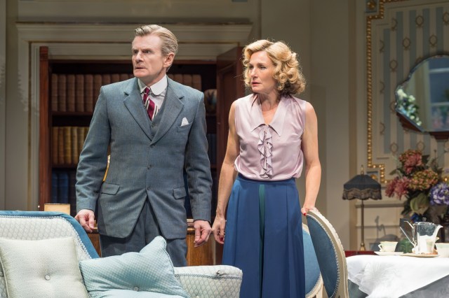 HAY FEVER. Charles Edwards (Richard Greatham) and Nancy Carroll (Myra Arundel). Photo Marc Brenner HAY FEVER. Charles Edwards (Richard Greatham) and Nancy Carroll (Myra Arundel). Photo Marc Brenner