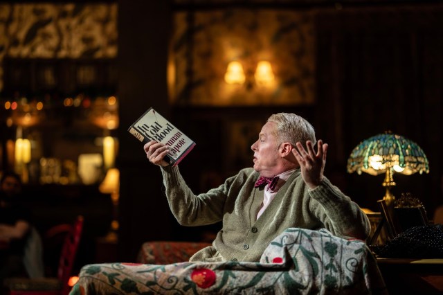 Jesse Tyler Ferguson (Truman Capote) image by Johan Persson (8) Jesse Tyler Ferguson (Truman Capote) image by Johan Persson (8)