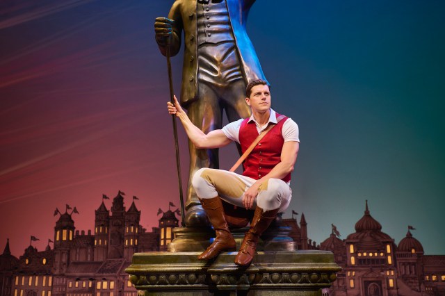 WickedLondon Jordan Litz (Fiyero) Photo Matt Crockett 743 RT sm WickedLondon Jordan Litz (Fiyero) Photo Matt Crockett 743 RT sm
