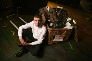 Rowan Atkinson for Rowan Live, provided uncredited