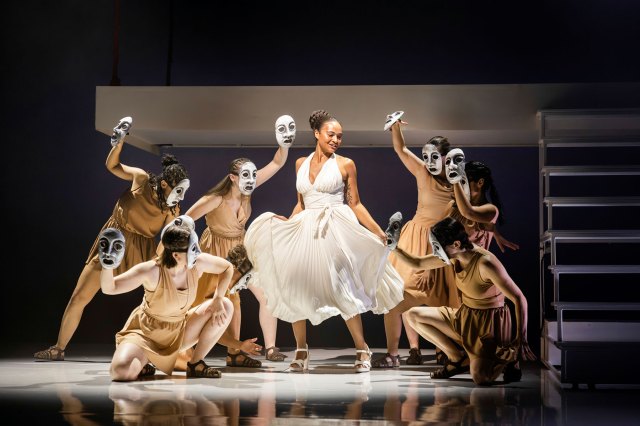 Pena Iiyambo (as Helen) and The Maids in The Penelopiad