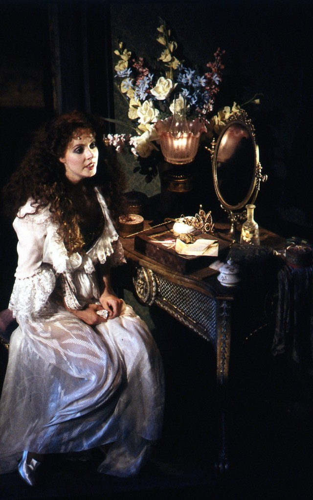 The Phantom of the Opera, Sarah BRIGHTMAN (Christine Daaé), London 1986, Photo by Michael Le Poer Trench, © CML, Ref PHAN.UK.LON.10.86.DR.2 The Phantom of the Opera, Sarah BRIGHTMAN (Christine Daaé), London 1986, Photo by Michael Le Poer Trench, © CML, Ref PHAN.UK.LON.10.86.DR.2